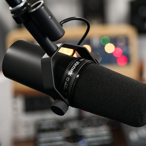 Micrófono Dinámico Shure Sm7b Estudio Podcast Color Negro Sonido Profesional Aislamiento Ruido Versátil