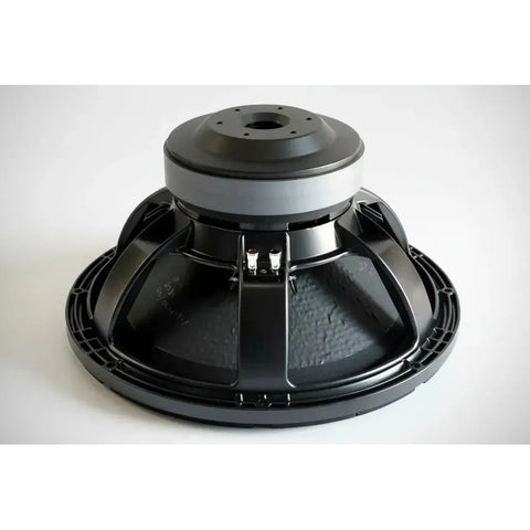Bocina De 18 Pulgadas 1500 W Eighteen Sound 18lw2600/8 Color Negro