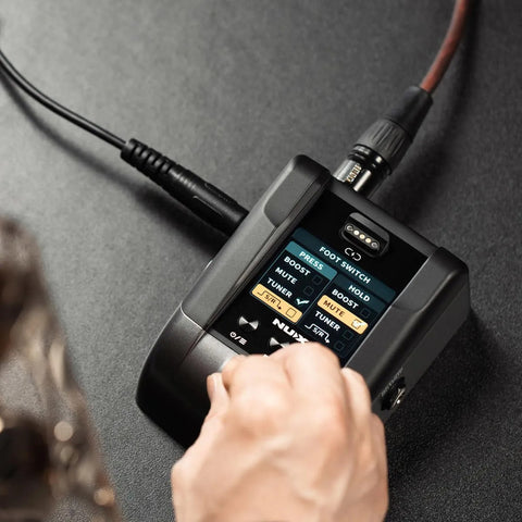 Nux B-6pro Micrófono Inalámbrico Para Saxofones Y Trompetas Color Negro