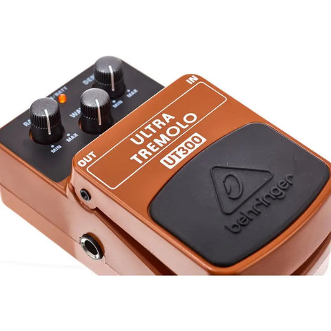 Pedal Ultra Trémolo Para Guitarra, Behringer Ut300 Naranja Claro