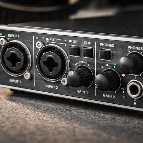 Kit P/grabación C/interfaz Behringer U-phoria Studio Pro Negro