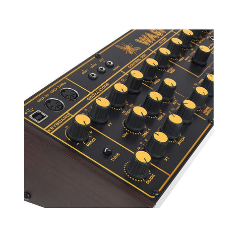Sintetizador Híbrido Legendario Behringer Wasp Deluxe