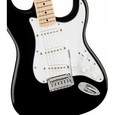 Guitarra Eléctrica Squier By Fender Affinity Series Stratocaster De Álamo Black Brillante Con Diapasón De Arce