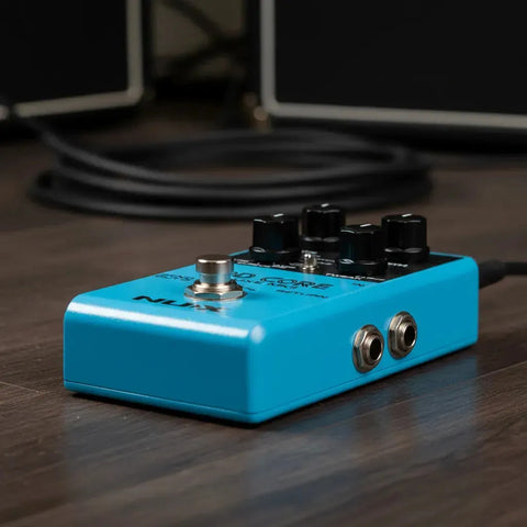 Pedal Modulación Guitarra Nux Core Deluxe Mkii Azul Claro 8 Modos Efectos