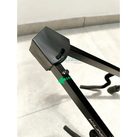 Atril Guitarra Ajuste De Gatillo Klingt Klt 006 Guitar Stand Negro