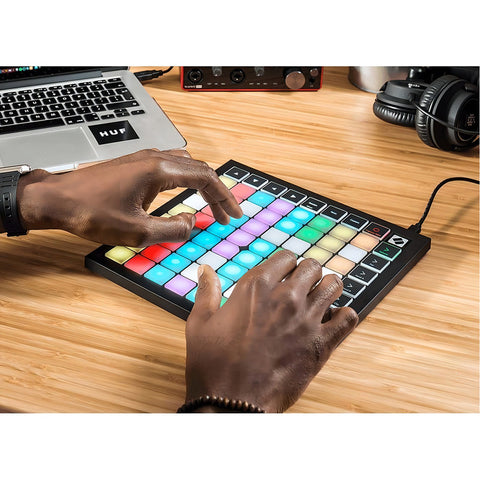Controlador Launchpad X Novation 64 Pads Y Msi